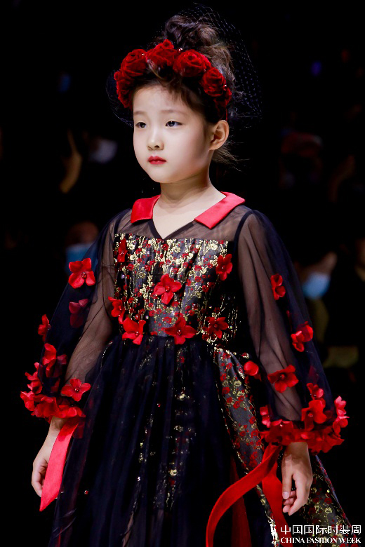 红鼓小爱•笑容魔法——AW2021中国国际时装周全新发布