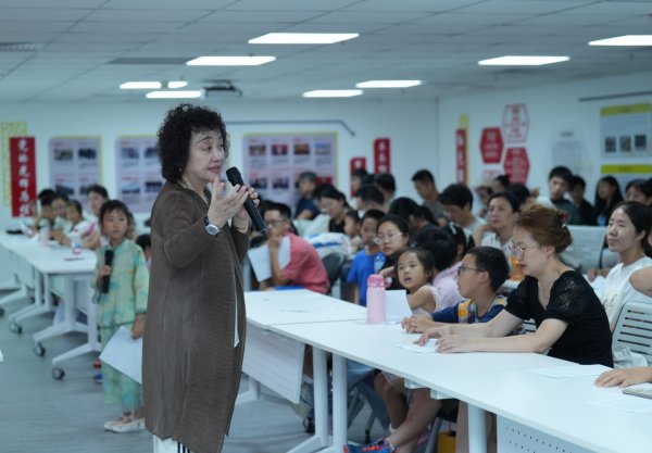 长宏网 打破传统阅读的边界，2025年海淀区青少年读书大讲堂画上圆满句号